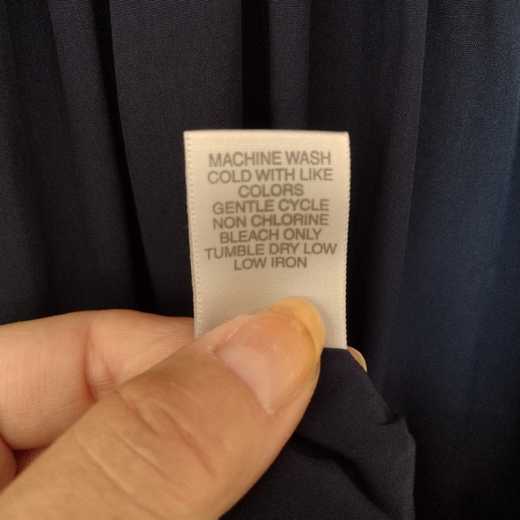 Sharp Blouse - Picture 3 of 4